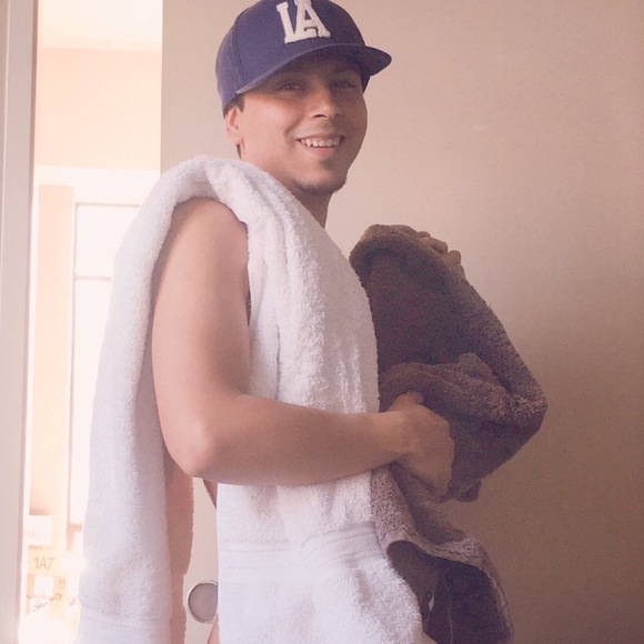 Meet your Posher, Eddie - Picture 2 of 4